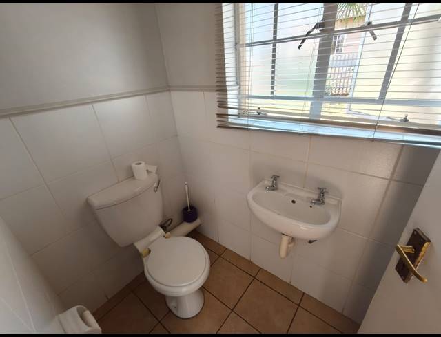4 BEDROOM TOWNHOUSE FOR SALE IN CASHAN